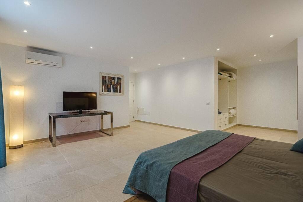 Villa Riviera De 4 Dormitorios Con Piscina. Costa Adeje  Esterno foto